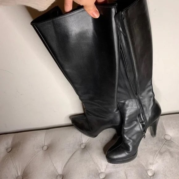 Prada boots - Picture 1 of 6